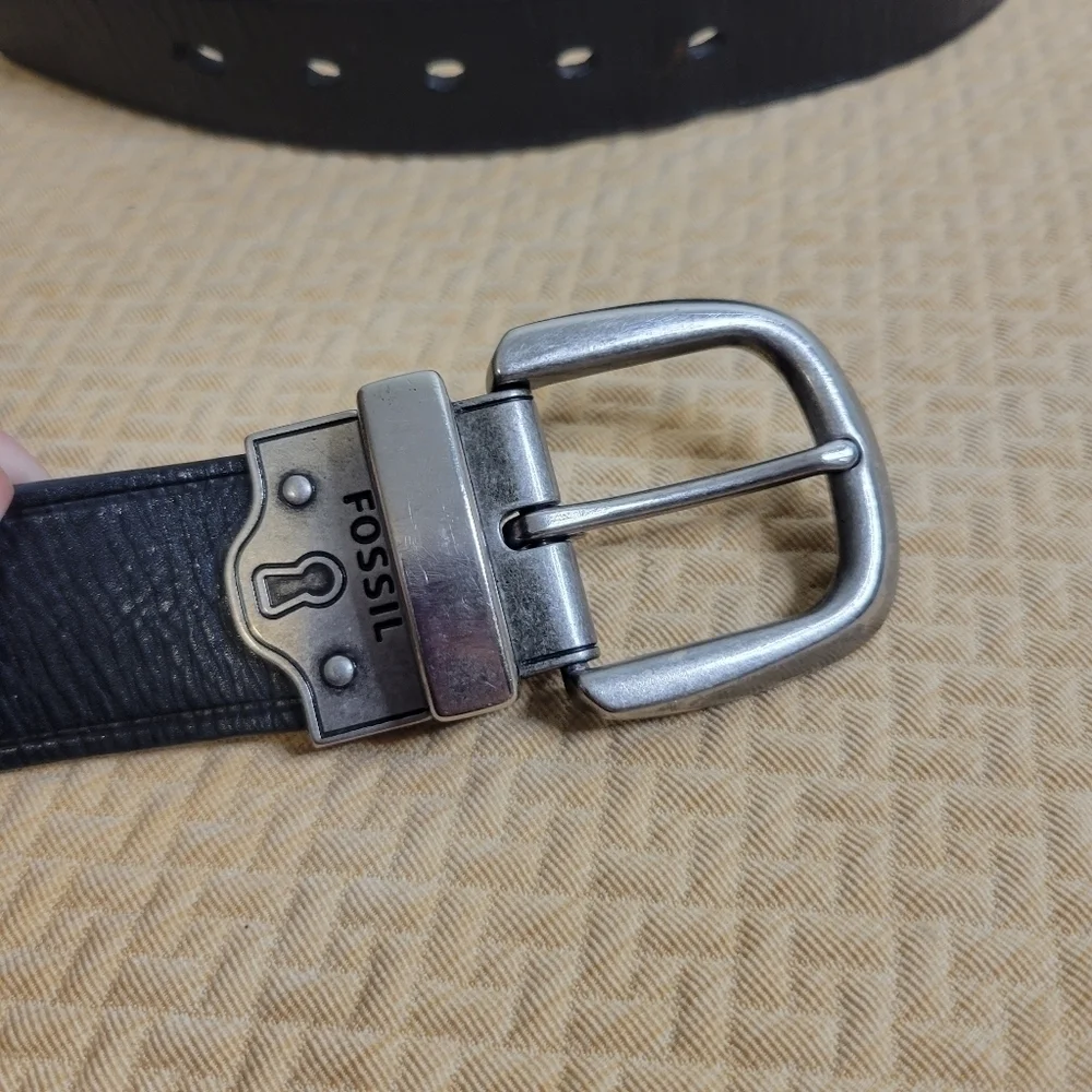 Fossil men's black leather belt size L 44.5in length